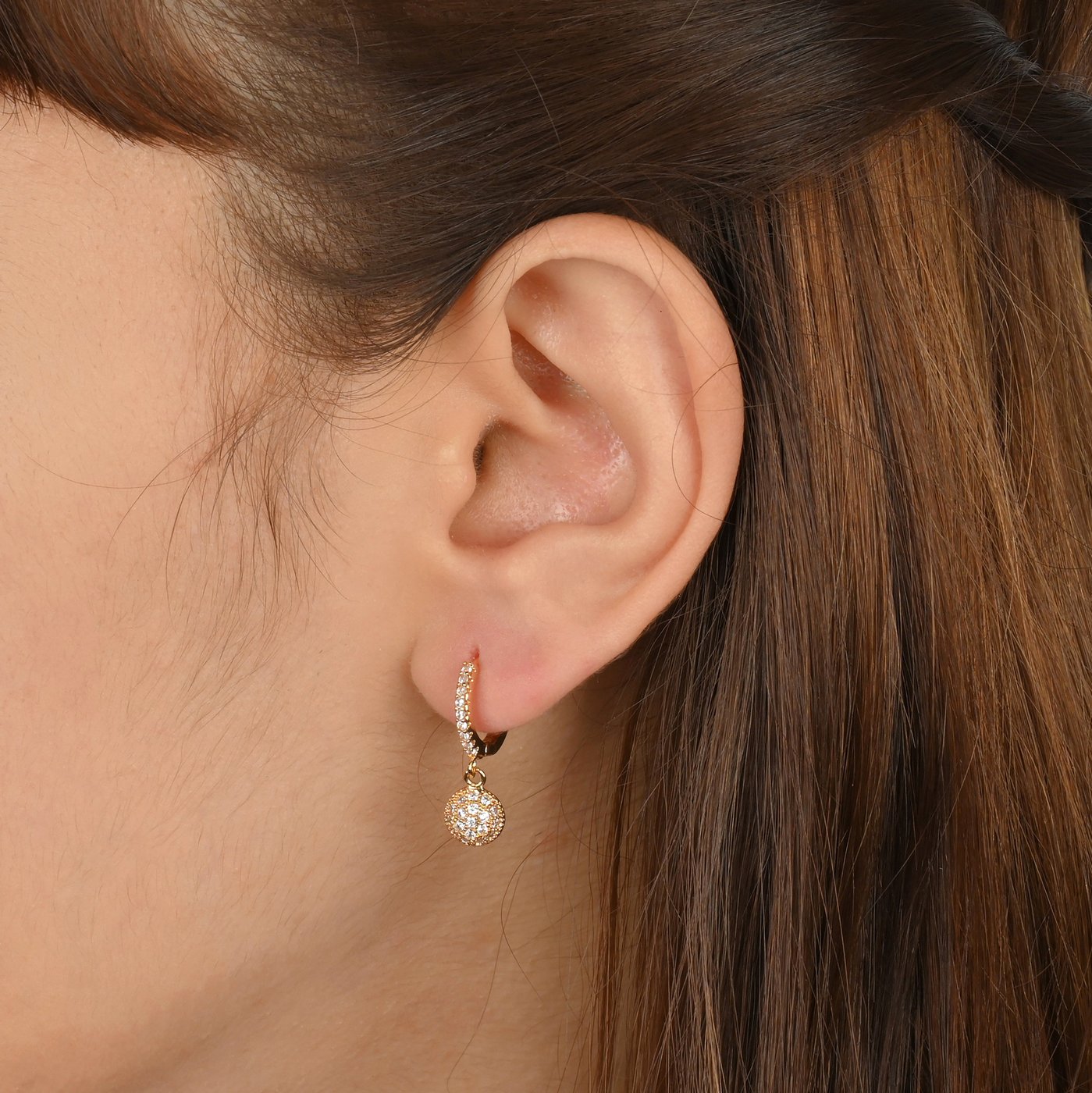 Gold-plated round earrings