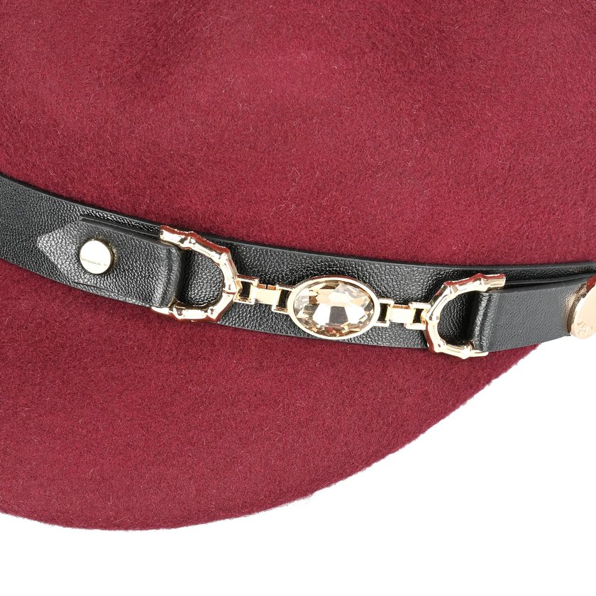 Wool beret with buckle and brillant GB