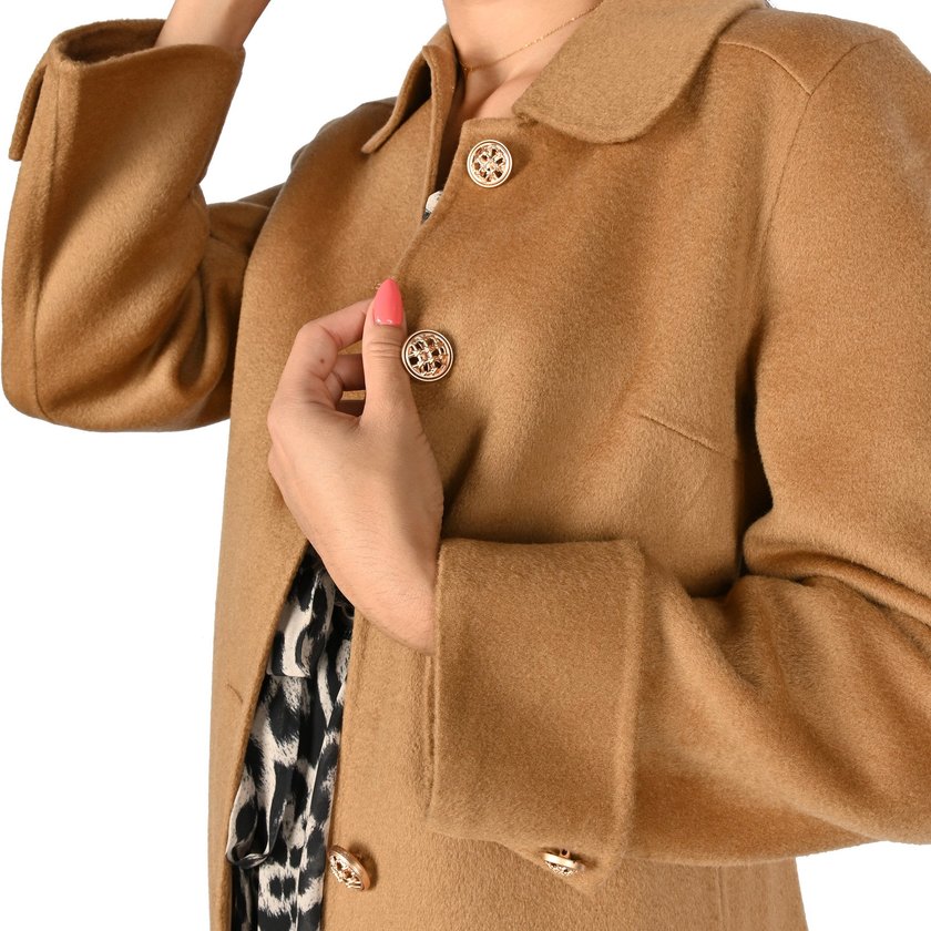 Chaqueta 100% lana con botones dorado GB