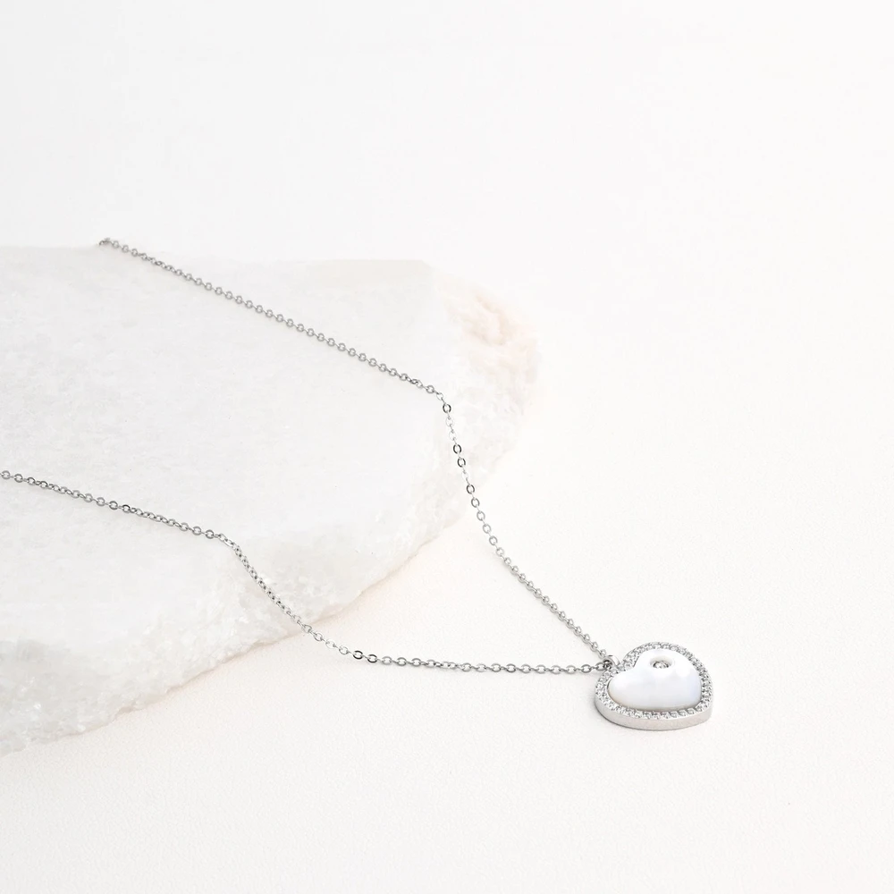 Collar en acero con nácar corazón GB