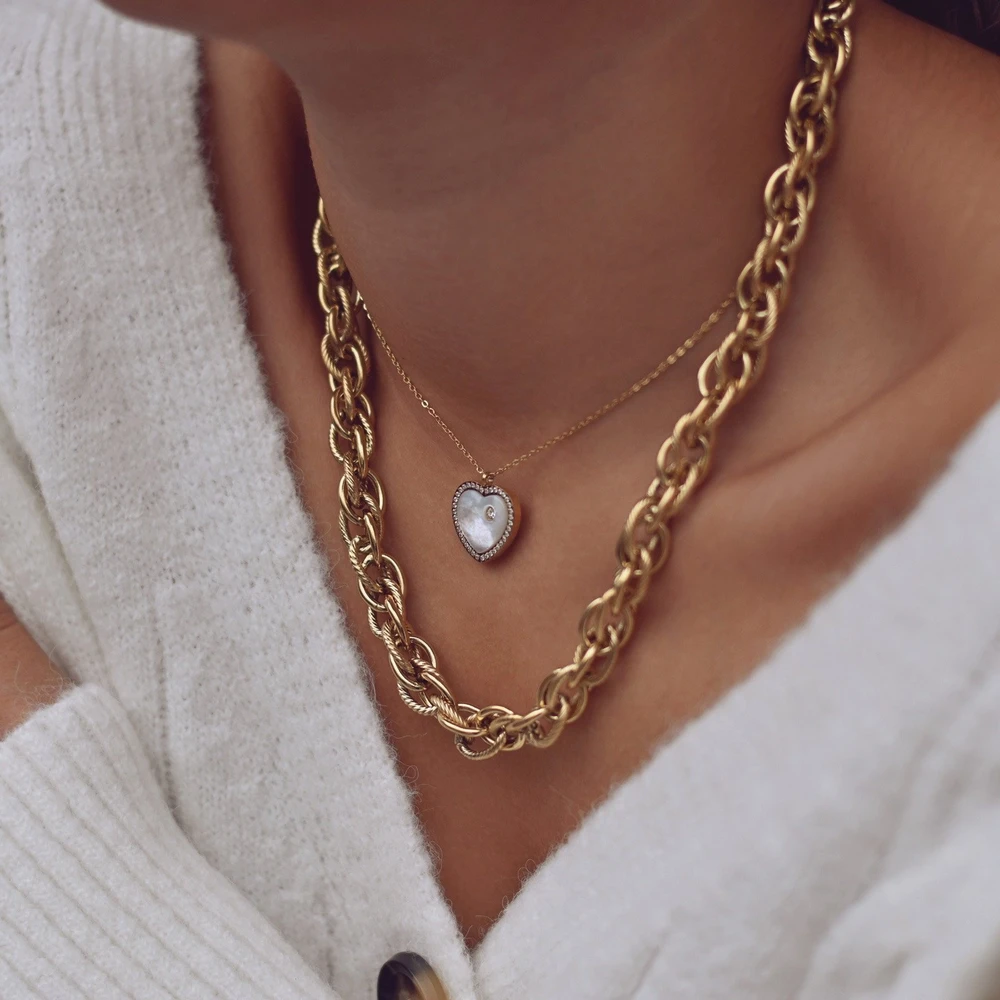 Collar en acero con nácar corazón GB