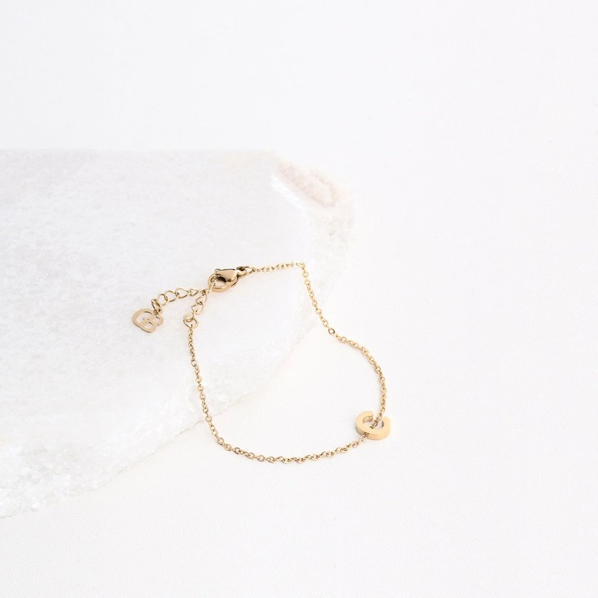 Pulseira em aço letra GB