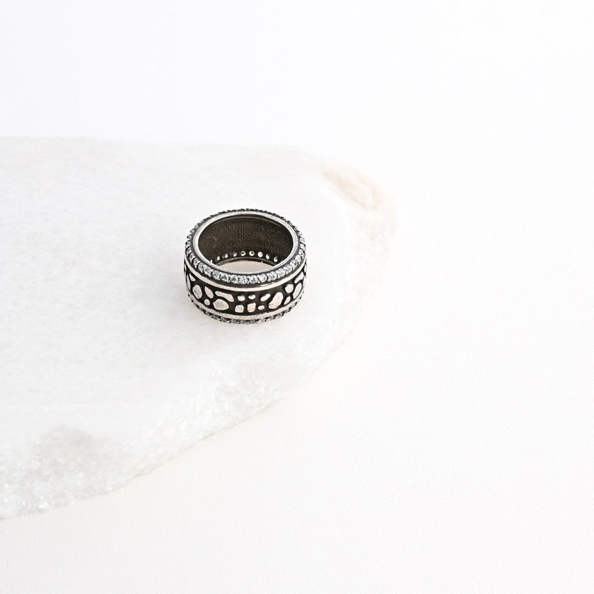Anillo en rodio plateado GB