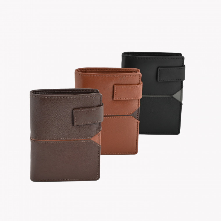 Leather wallet with GB detail