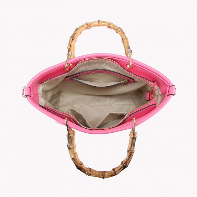 Textured bag with bamboo handle and GB accessory