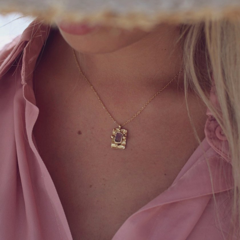 Collier en acier pendentif rectangulaire violet GB