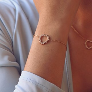 Pulseira em aço coração com brilhantes GB