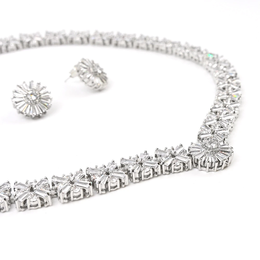 Set semi preziose con fiore rotonda GB