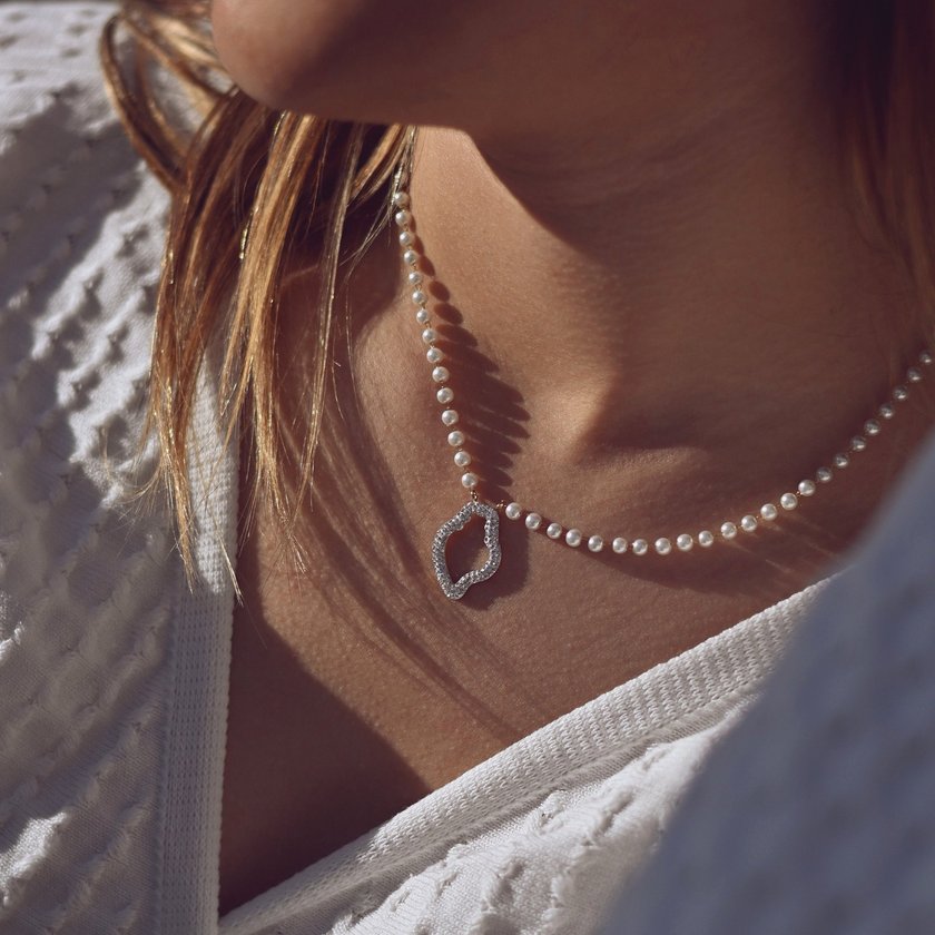Collar en acero perlas y coração de viana GB