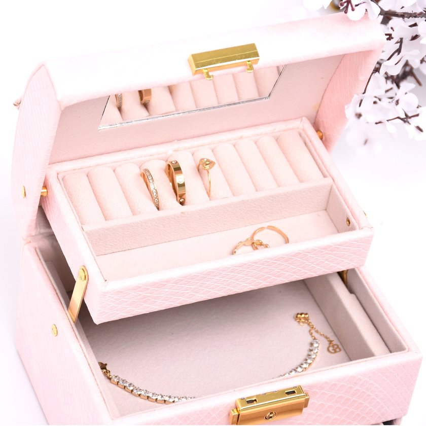 Small jewelry box with croco texture GB Small jewelry box with croco texture GB
