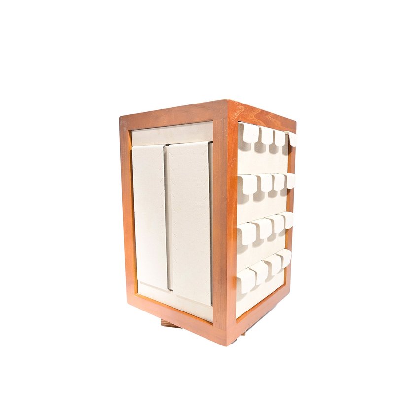 Exposant ensemble pour plusieurs bijoux beige GB