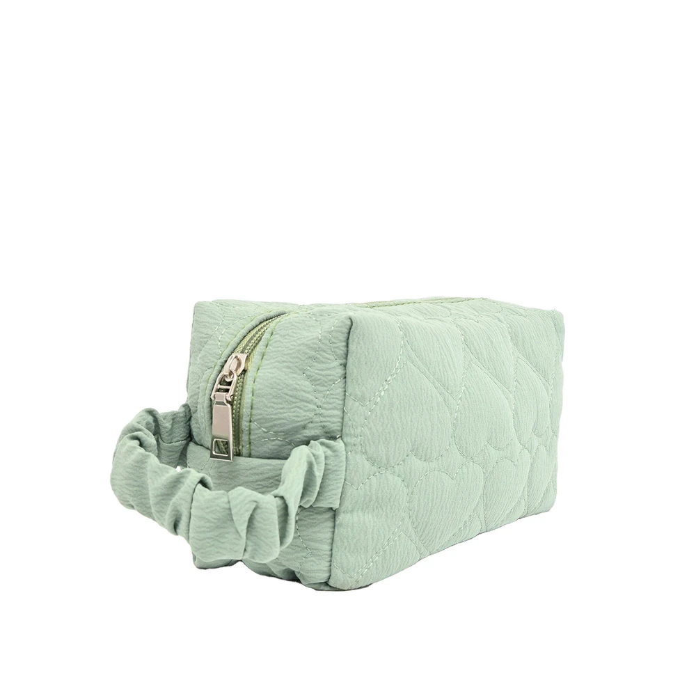 Nécessaire com estampado corações GB