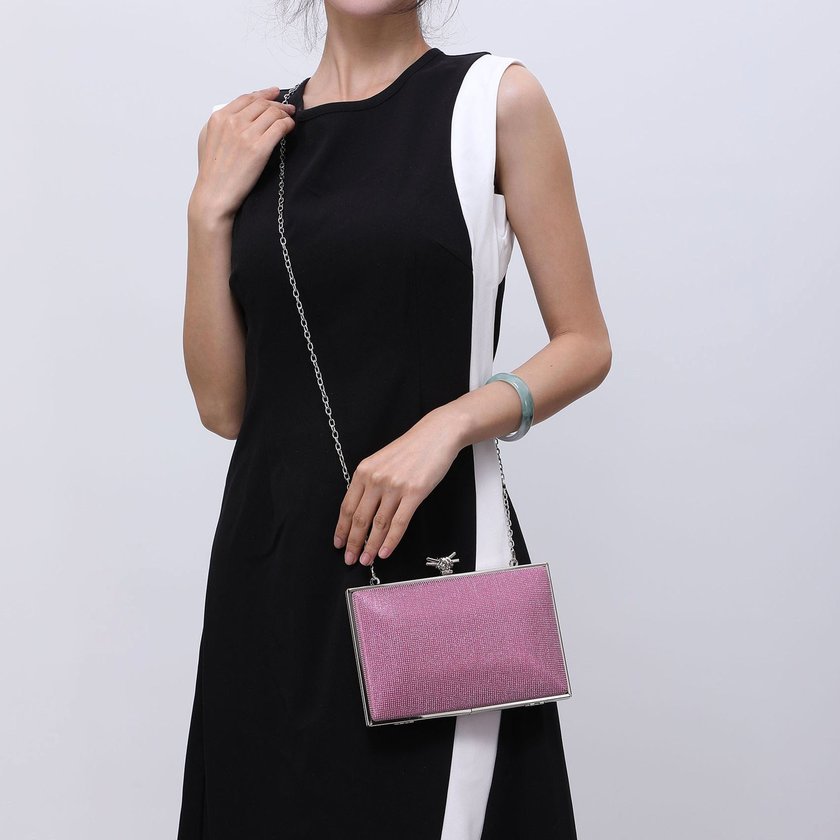 Bolso de fiesta con detalle de nudo GB
