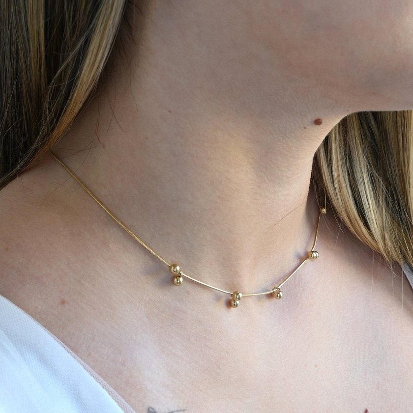 Collana in acciaio con pendenti a pois GB