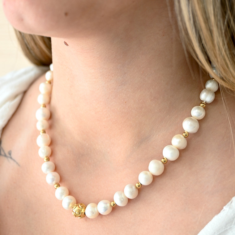 Gold plated pearls necklace bola de viana GB