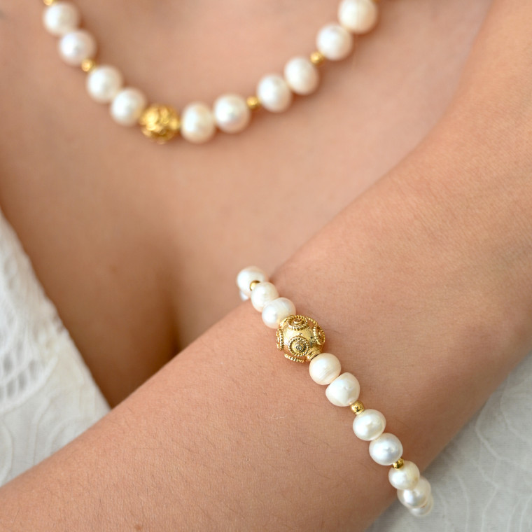 Gold plated pearls bracelet bola de viana GB