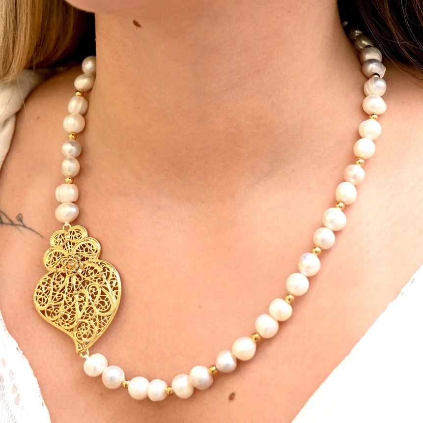 Collar perlas con coração de viana GB
