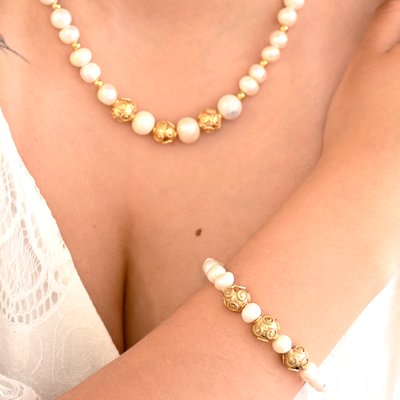 Gold plated pearls bracelet bolas de viana GB