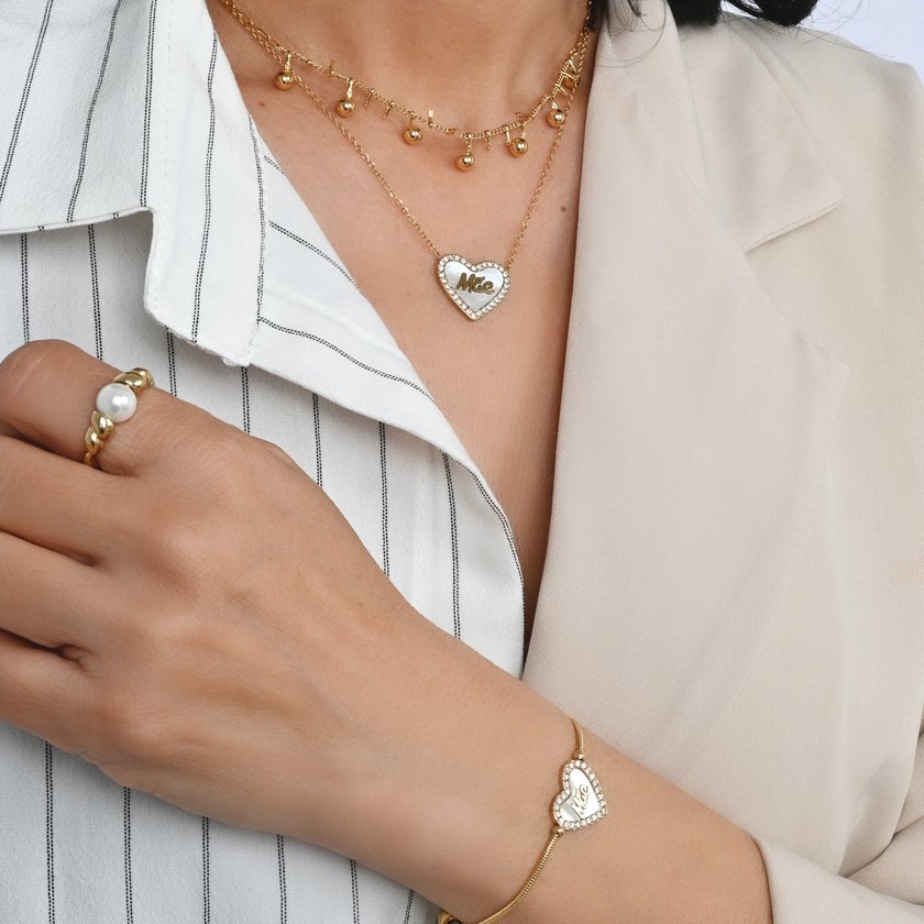 Collar de acero con colgantes de perlas GB