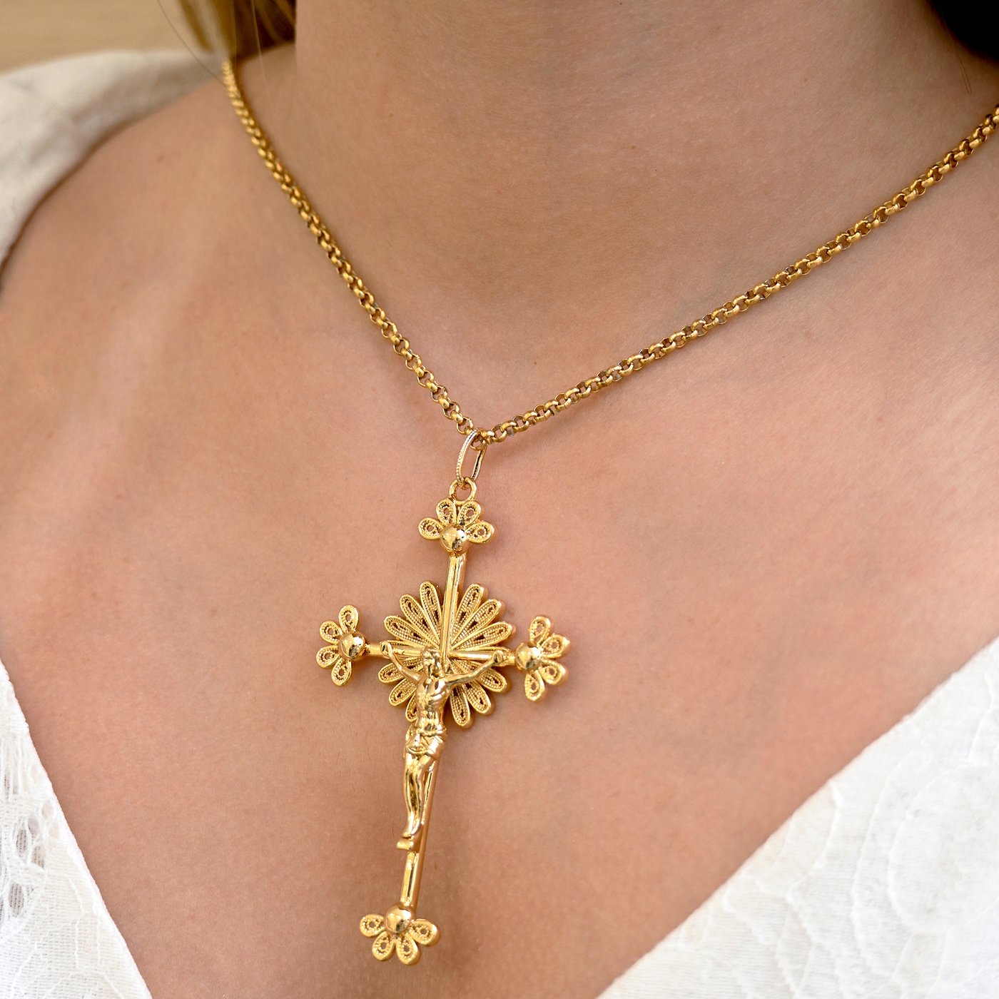 Collier filigrane crucifix semi précieuse GB