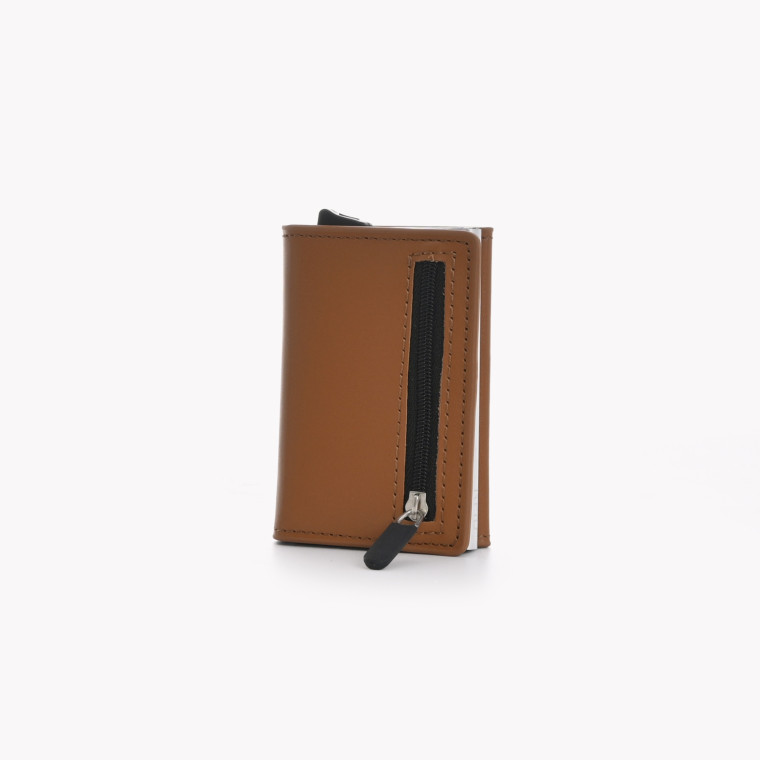 Leather card holder with GB magnet closure