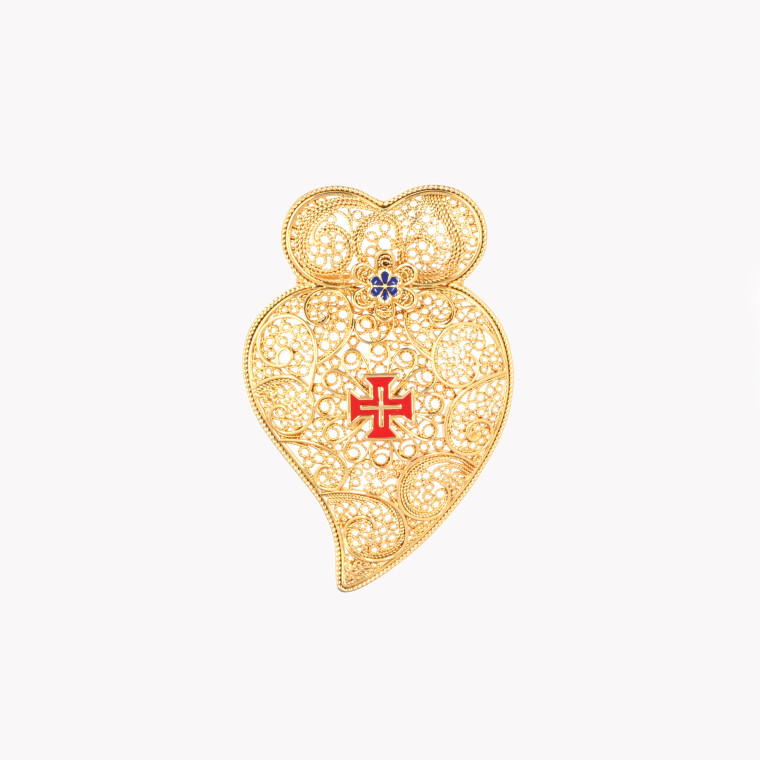 Viana Cruz heart pin GB