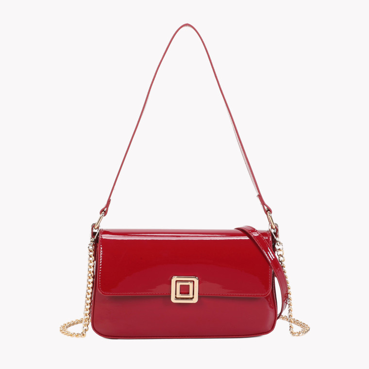 Patent leather shoulder bag with GB magnet closure