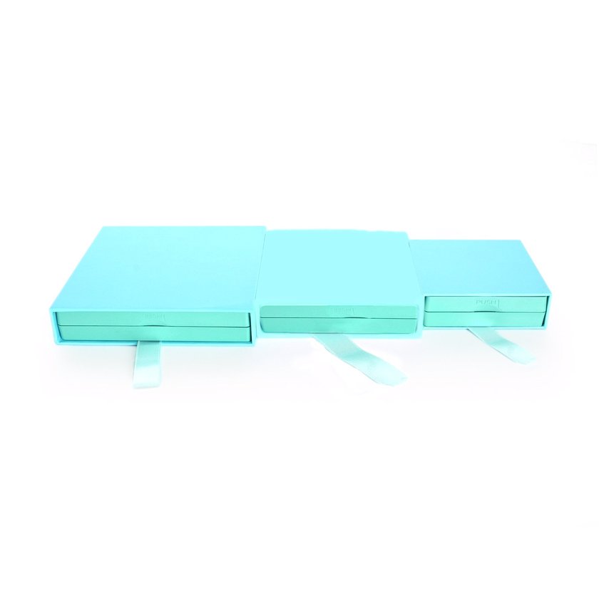 Confezione di scatole con interno trasparente GB