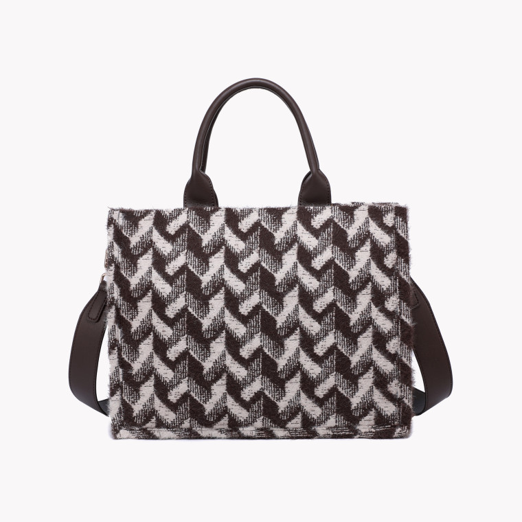 Tote style bag in farmhouse/fur with GB pattern