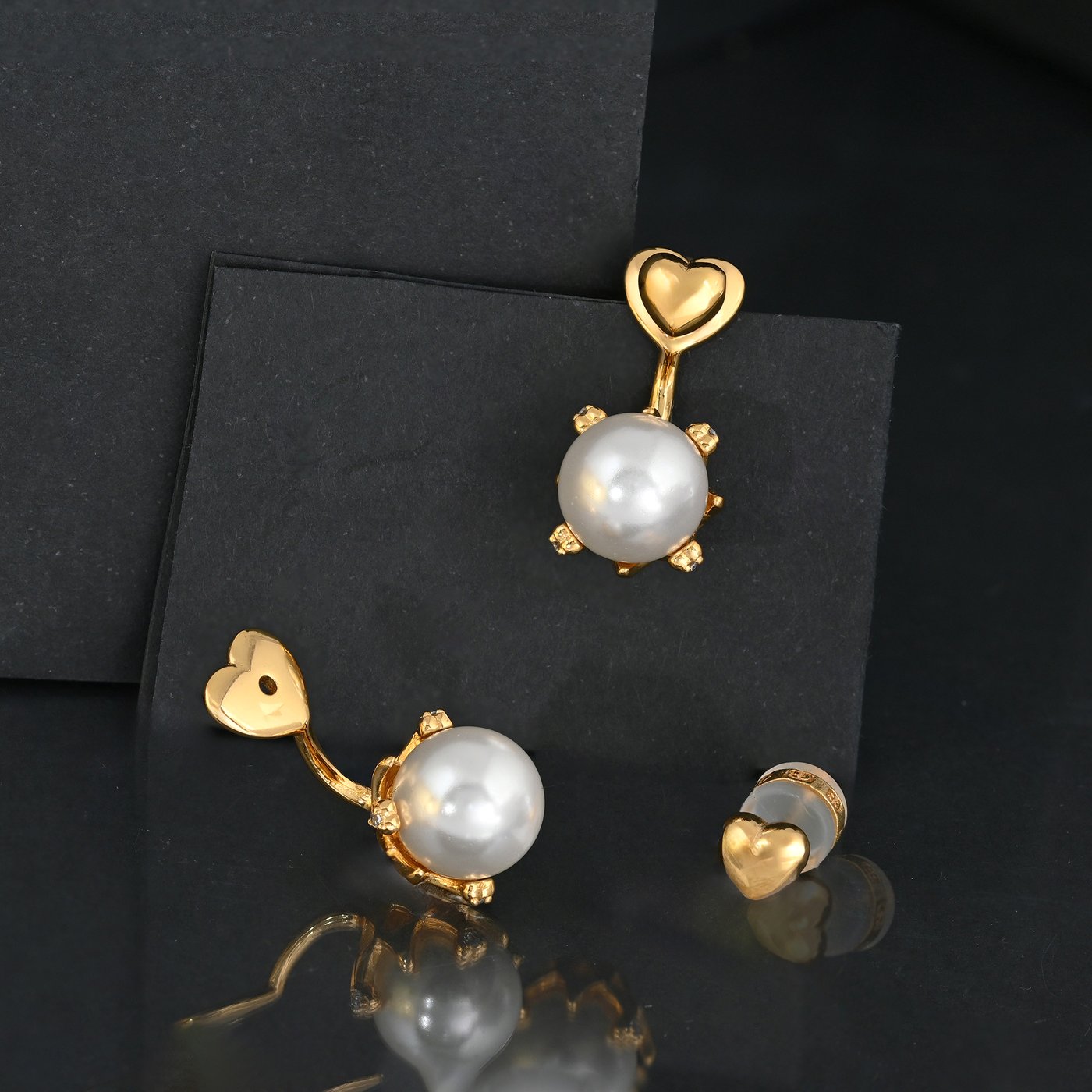 BeLove pearl earrings with dangling heart