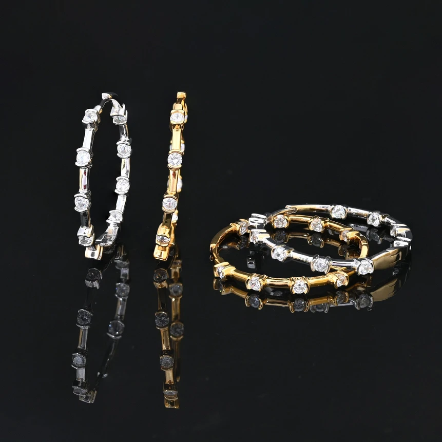 Boucles d\'oreilles BeLove fines avec brillants