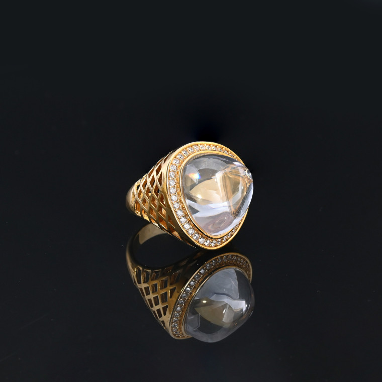 Anello BeLove con pietra triangolare