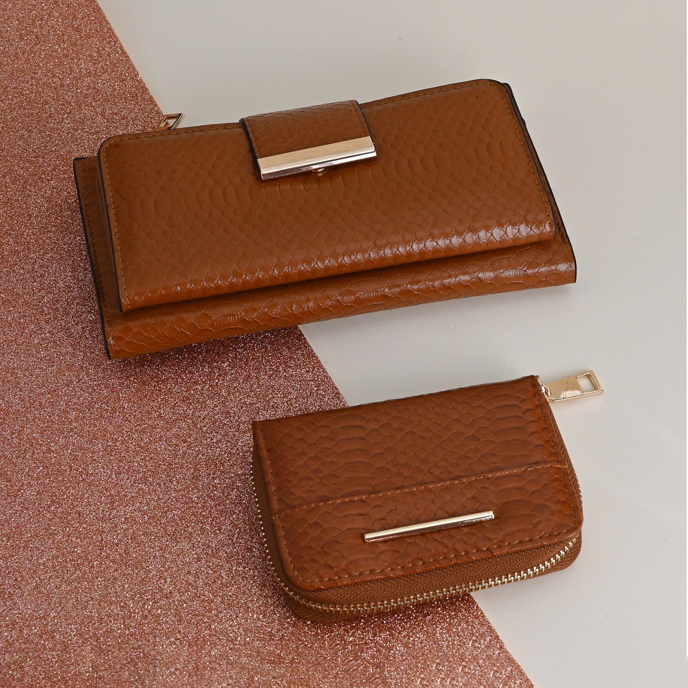 Set of wallets with croc print