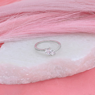 Ring Luxury with inverted hearts