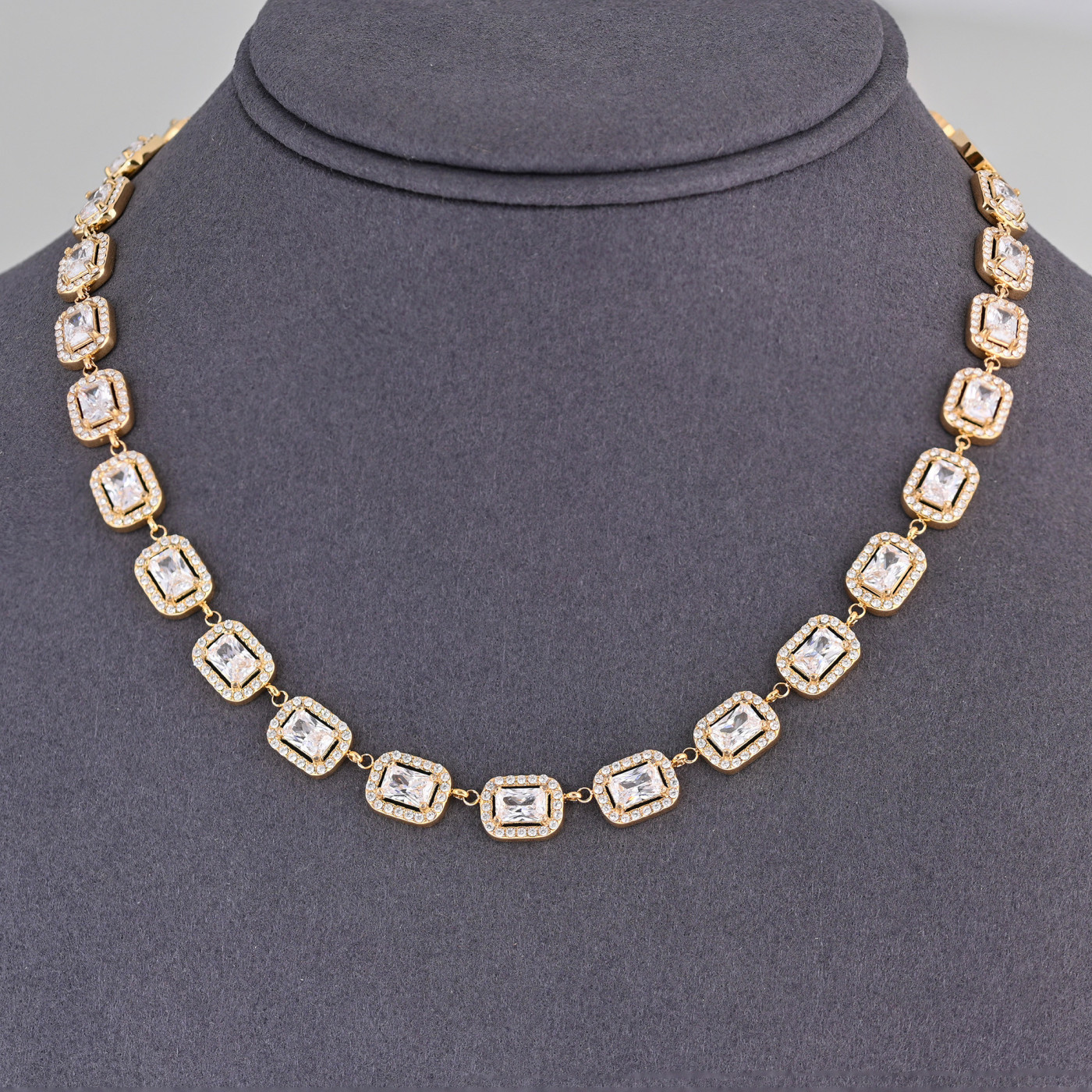 Prestige necklace with rectangles