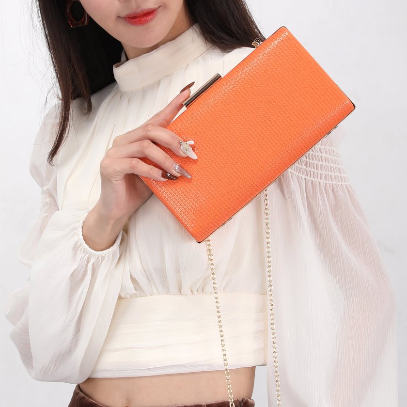Pochette rectangular with glitter GB