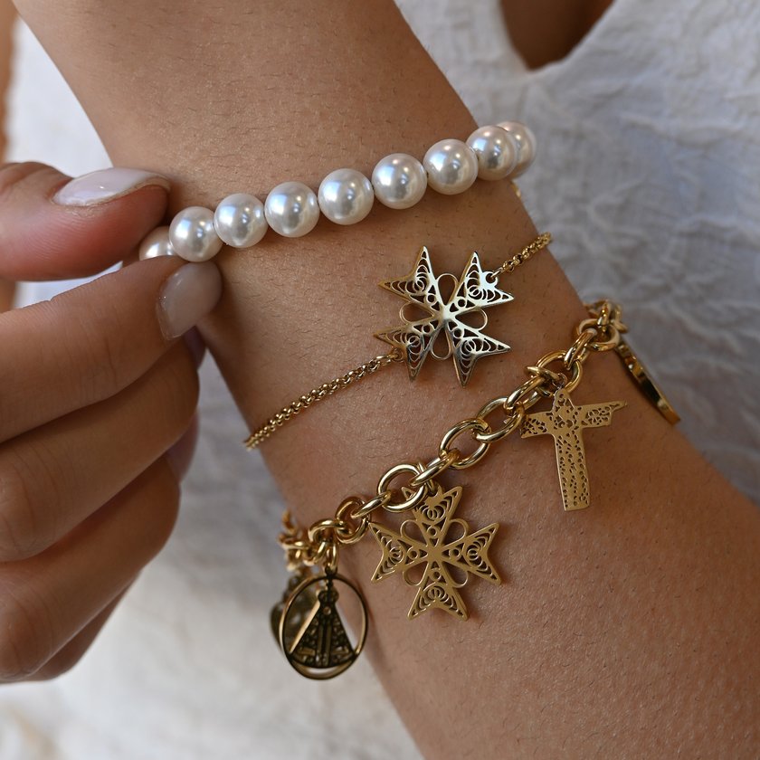 Glamour bracelet with Maltese cross