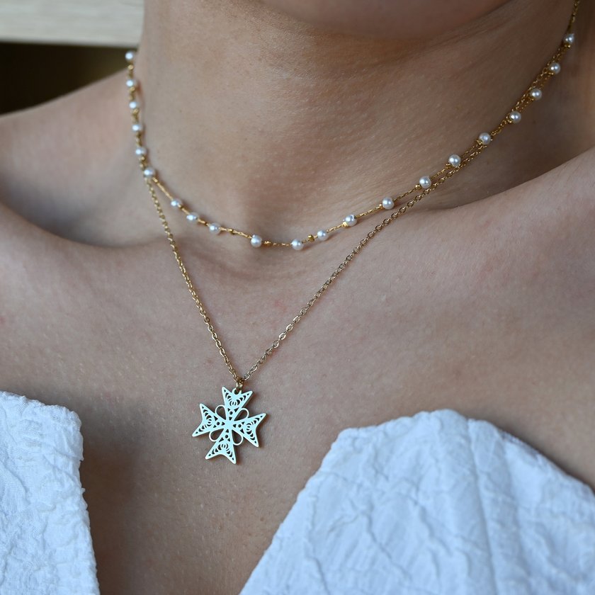 Glamour necklace with Maltese cross