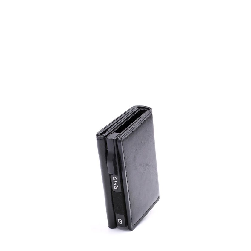 Card holder with magnet closure GB