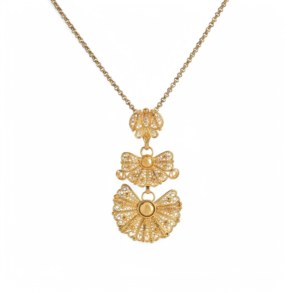 Encantos necklace with traditional bow