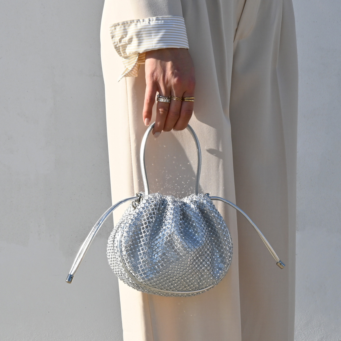 Women's clutch with handle