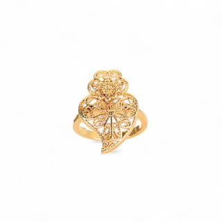 Encantos ring with heart of Viana