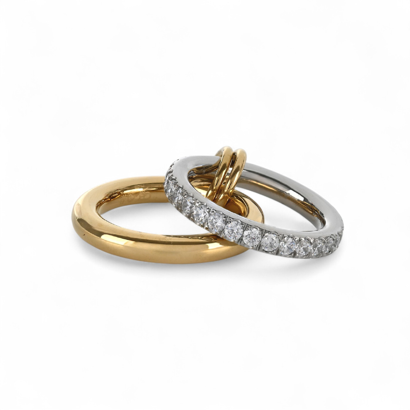 Glamour ring with two circles