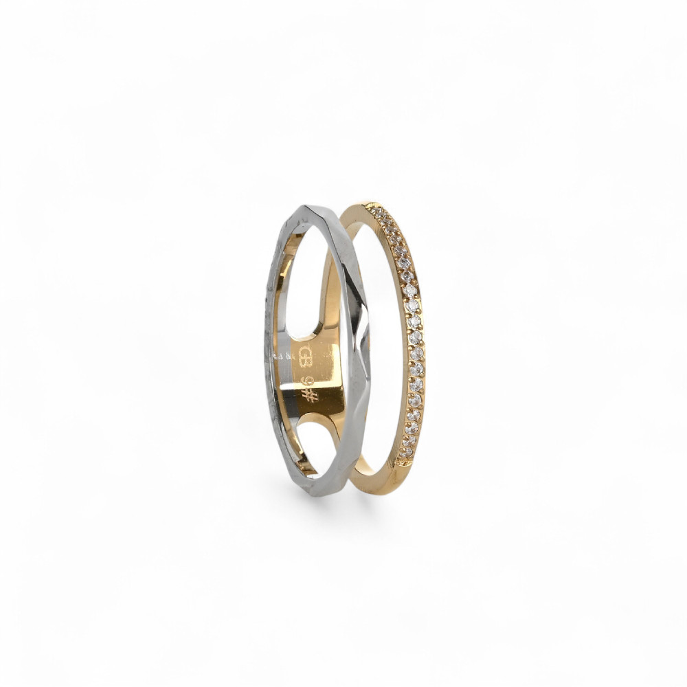 Delicate ring with two bands