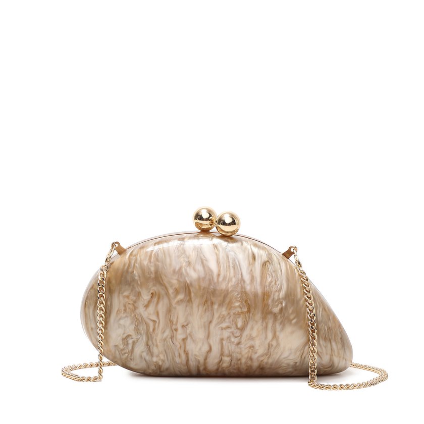 Pochette de señora en acrílico