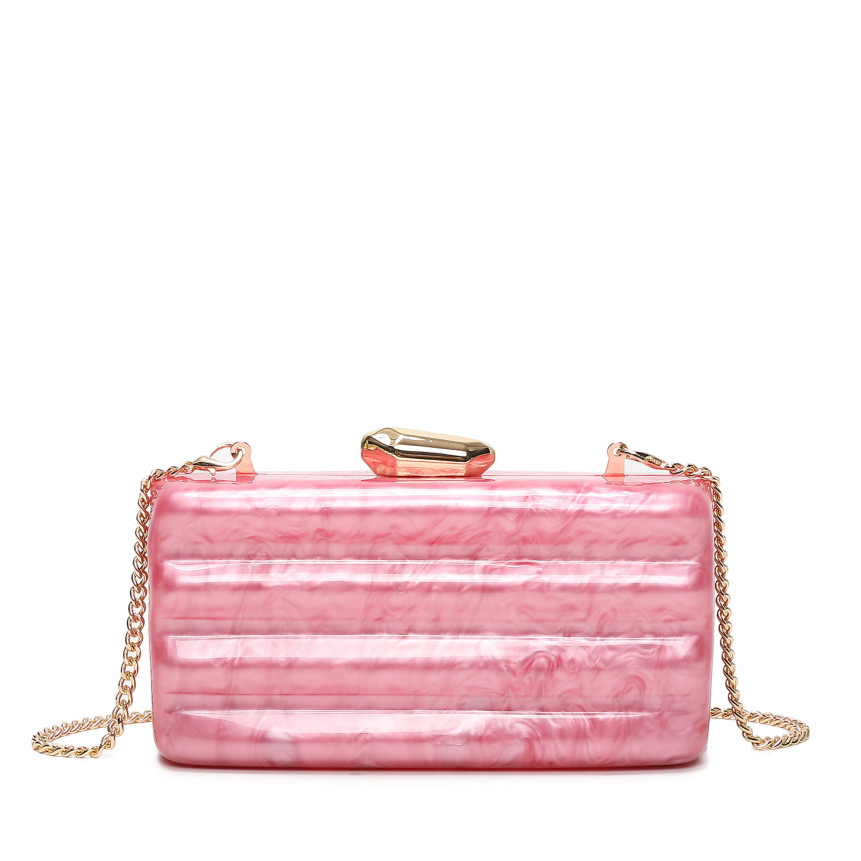 Pochette de señora en acrílico