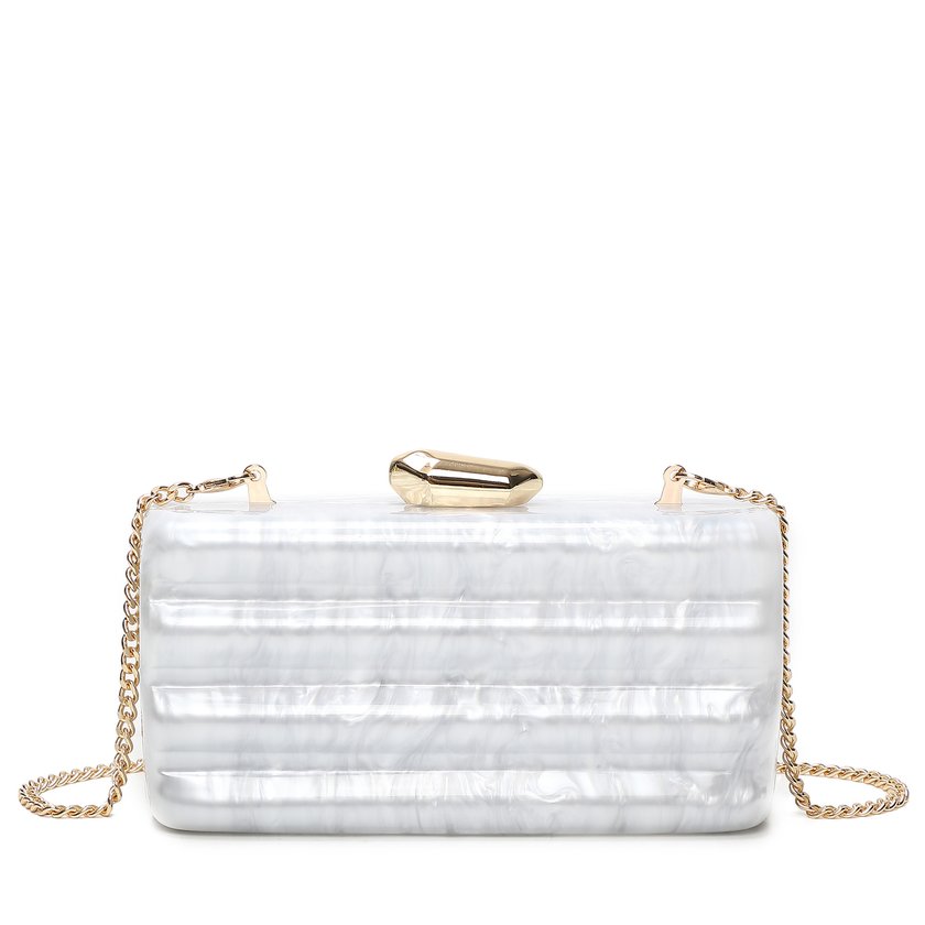 Pochette de señora en acrílico