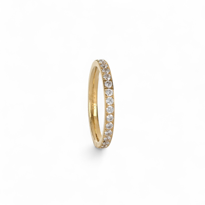 Delicate wedding band with sparkles