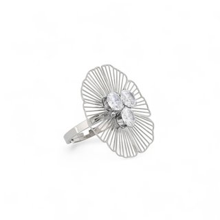Ring with three diamonds GB