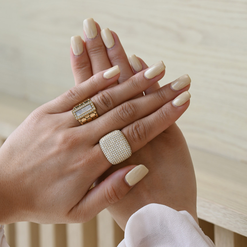 Prestige ring with zirconia